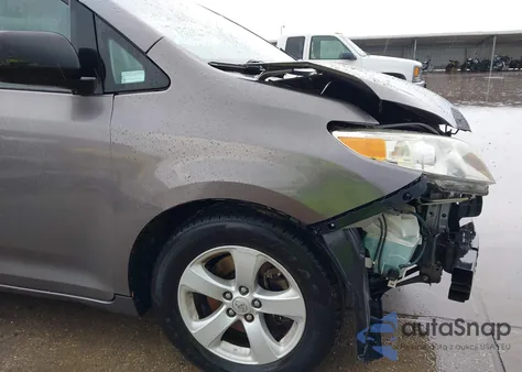 2015 Toyota Sienna из США, поврежденный, VIN 5TDZK3DC7FS547540